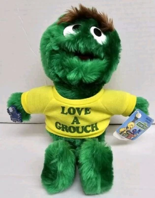 Peluche vintage Applause Oscar The Grouch “Love A Grouch” relleno Sesame St nuevo con etiquetas Foto 1 de 3