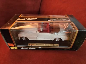 Auto in scala 1/18 Mercedes 300 S marca Maisto - Foto 1 di 6