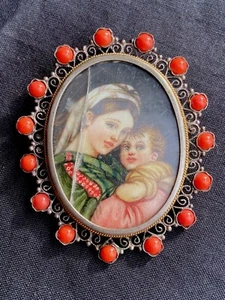 Spilla - Ciondolo Primi '900 in Argento 800 con Miniatura Madonna della Seggiola - Foto 1 di 7