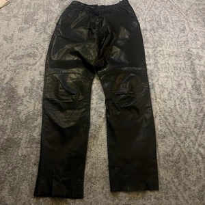 Berman's Leather Pants Wms 10Black Straight Leg 100% Leather Biker Style Korea - Picture 1 of 9