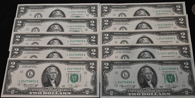 10 TWO DOLLAR BILLS - 10 CRISP UNCIRCULATED 1976 SEQUENTIALLY NUMBERED  - Image 1 of 2