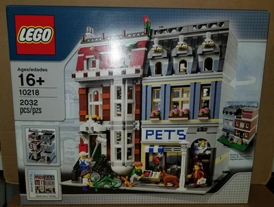 Lego Creator Expert  PET SHOP (10218)  New & Sealed - Image 1 of 4