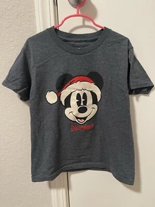 Unisex Disneyland Resort Christmas Mickey Santa Hat Shirt - Picture 1 of 4
