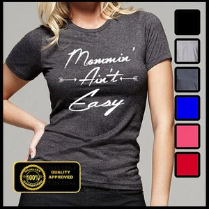Camiseta Mommin Aint Easy, Camiseta Mommin' Ain't Easy, Brunch los domingos, Mimosas - Imagen 1 de 2