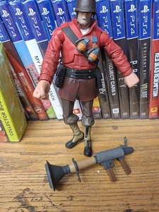 TEAM FORTRESS 2 RED SOLDIER ACTION FIGURE WITH BAZOOKA *NECA 2013* - Picture 1 of 5