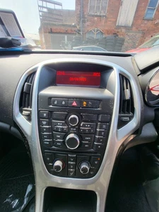 2013 VAUXHALL ASTRA SRI 1.4 PETROL 6 SPEED MANUAL CD400 CD PLAYER SCREEN DISPLAY - Picture 1 of 5