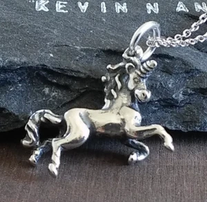 Sterling Silver Unicorn Charm Necklace #C29 - Imagen 1 de 6