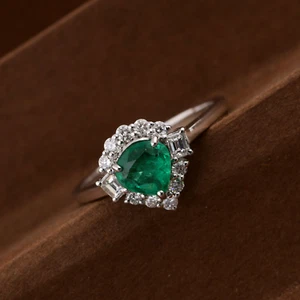 0.85 TCW Sambianischer Smaragd Kunstdiamanten Grown Cvd Baguette Ring Gift 14k - Bild 1 von 10