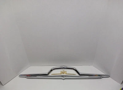 Mercury Montclair 1956 adorno de cerradura de maletero Foto 1 de 4