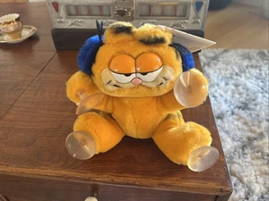 1981 Dakin Alaska Garfield Plush with Ear Muffs I’m Stuck on You Button + Tags - Picture 1 of 9