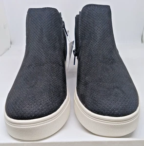 Time And Tru Women's Knit Black High-Top Sneaker Booties Size 7 NEW W/O BOX - Picture 1 of 17