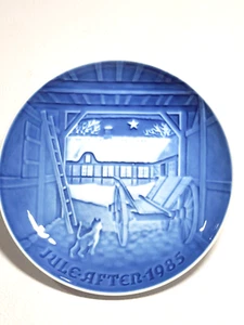 1985 Bing & Grondahl Copenhagen Porcelain Christmas Plate "Jule Aften" Stable - Picture 1 of 5
