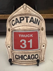 Casco de bomberos de cuero vintage delantero Cairns cigar Fire Truck 31 Captain Paul Conway - Imagen 1 de 2
