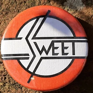 The Sweet - 38mm Abzeichen oder Magnet.  70er Jahre Glam Rock Group - Bild 1 von 1
