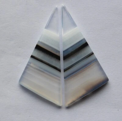 32.30 Ct Natural Banded Agate (43mm X 18.7mm each) Cabochon Loose Match Pair - Image 1 of 3