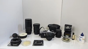 Pentax Asahi ME 35mm SLR Film Camera W/ 4 Lenses, Bag And Accessories - Foto 1 di 18