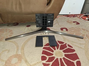 SOPORTE TV ORIGINAL SAMSUNG CON TORNILLOS PARA PIEZAS ELECTRÓNICAS GENERALES UN55MU7500F XZA - Imagen 1 de 8