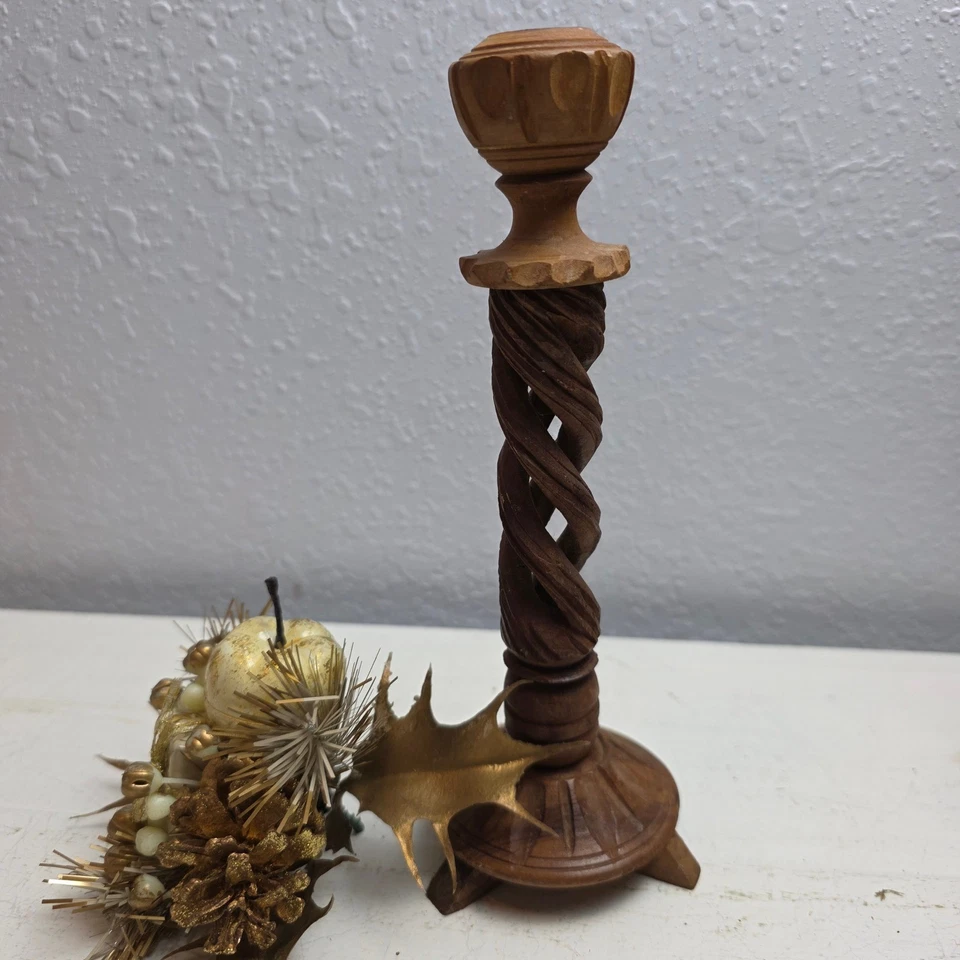 Candelabro espiral vintage tallado a mano de madera de olivo único de dos tonos natural Foto 1 de 4