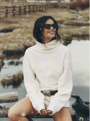 Alo Yoga Polar Fleece Hazy Pullover Ivory l Size XS l NWT - Image 1 of 4