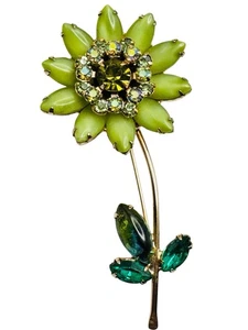Vintage WEISS Green Rhinestone Flower Brooch Pretty - Picture 1 of 7