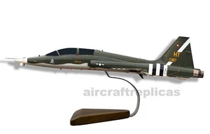 Northrop T-38C Talon 63-8187 USAF Wood Model Plane - Imagen 1 de 1