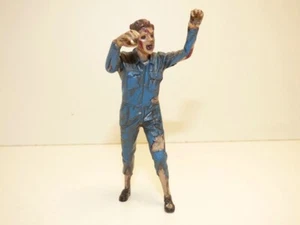 FIGURINE MECANICIEN ZOMBIE mechanic II 1/18 Halloween - Imagen 1 de 4