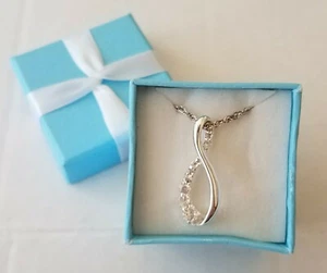 Neu im Karton 2008 Avon silberfarben Dream CZ Believe in Love Halskette in blauer Geschenkbox - Bild 1 von 1