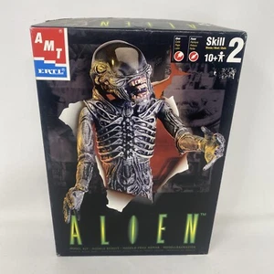 Alien 1999 AMT ERTL #30096 Plastic Model Kit Figure - New but Unsealed Vintage - Picture 1 of 8