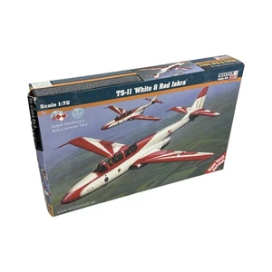 Mister Craft Hobby Kits TS-II White & Red Iskra Flugzeug Modellbausatz 1:72 - Bild 1 von 2