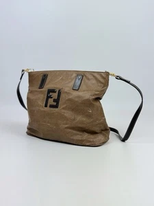 Bolso de hombro vintage de PVC con logotipo Fendi envejecido de la década de 1990 - Imagen 1 de 17