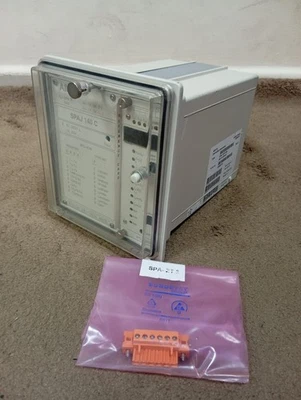 ABB / Relé de sobrecorriente y falla a tierra / SPAJ140C-AA Foto 1 de 4