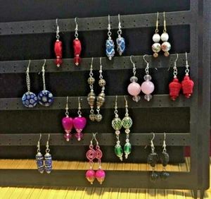 Lote de 12 pares de pendientes de moda - varios estilos, colores, materiales - Imagen 1 de 7