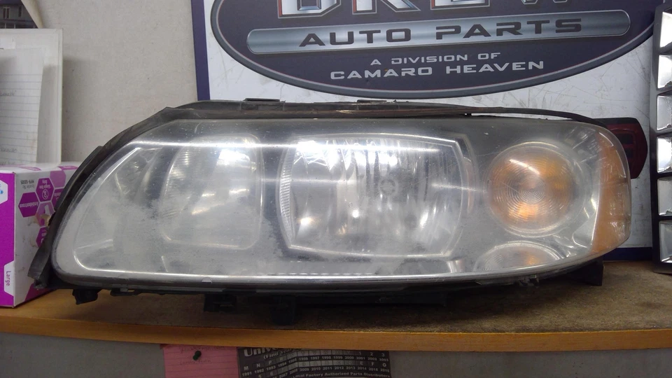 *ARAÑADO* Conjunto de faros VOLVO 70 WAGON izquierdo 01 02 03 04 LH LUZ HALÓGENA Foto 1 de 4