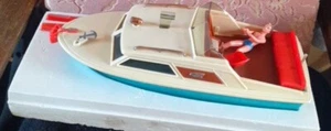 Vintage Motorboot mit Wasserskifahrer Speicherfund Geobra Boot siehe Fotos - Bild 1 von 8