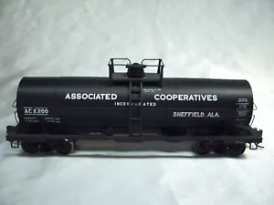 HO Atlas RTR 1062-2 Associated Cooperatives 11,000 Gallon Tank Car Rd # 200 - Picture 1 of 9