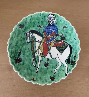 GORGEOUS KUTAHYA TURKISH HANDCRAFTED CERAMIC PLAQUE: HORSEMAN WARRIOR: SIGNED - Image 1 of 4