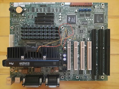 Vintage motherboard Intel PD440FX + CPU Pentium II + RAM 128 MB - Image 1 of 4