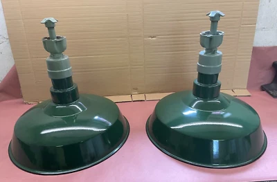 2 Crouse-Hinds Antique Benjamin Style Green Porcelain Fixtures "A" condition Foto 1 de 4