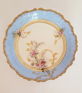 LIMOGES FRANCE VTG BOWL W/GOLD SCALLOPED EDGE, CHIP ON EDGE, BLUE EMBOSSED LAYER - Picture 1 of 4