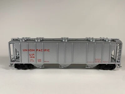 Branchline Trains HO Scale Assembled PS-2 Covered Hopper Kit Union Pacific #1918 - Image 1 of 4