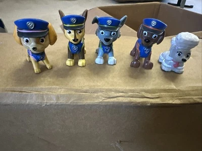 Lote de 5 figuras de la Patrulla Canina Chase Skye Rocky Zuma Delores The Poodle BONITO LOTE Foto 1 de 3