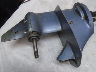 1973 EVINRUDE 9322B 9.5HP LONG LOWER UNIT GEARCASE 382575 OUTBOARD MOTOR JOHNSON - Image 1 of 4