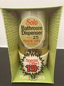 Vintage White Solo Cup Bathroom Cup Dispenser With 25 Cups Unopened - Picture 1 of 2