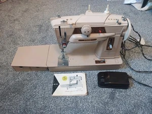 1950s Singer 401g Sewing Machine - Picture 1 of 6