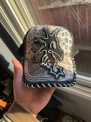 Sombrero de camionero Chito International negro caballito de mar Foto 1 de 4