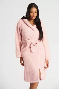 Loungeable Womens Dusky Rose Borg Chunky Fleece Hooded Dressing Gown / Robe - Picture 1 of 4
