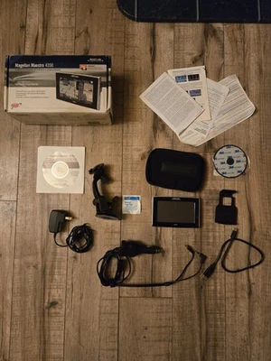 NEW Magellan Maestro 4350 Car Set GPS Bluetooth USA CANADA PR MAPS 4.3" LCD TTS - Image 1 of 4