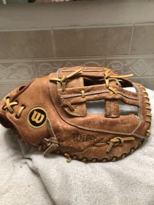 "Guante Wilson A9884 13,75"" grande ajuste a mano béisbol softbol primera base lanzamiento derecho" - Imagen 1 de 17