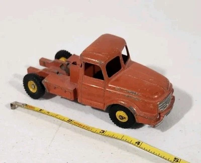 845 Vintage 1955 Dinky Supertoys 36A France Willeme LC 610 T Tractor Alone 1:50 - Image 1 of 4