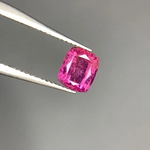 1.10 Ct Natural Kashmir Opalescent Pink Sapphire Loose Gemstone in Cushion Cut - Picture 1 of 5